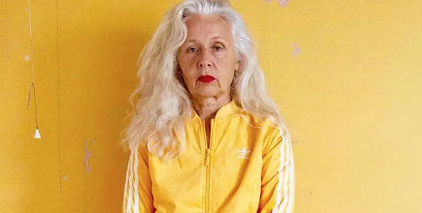 Flat Age Women Market